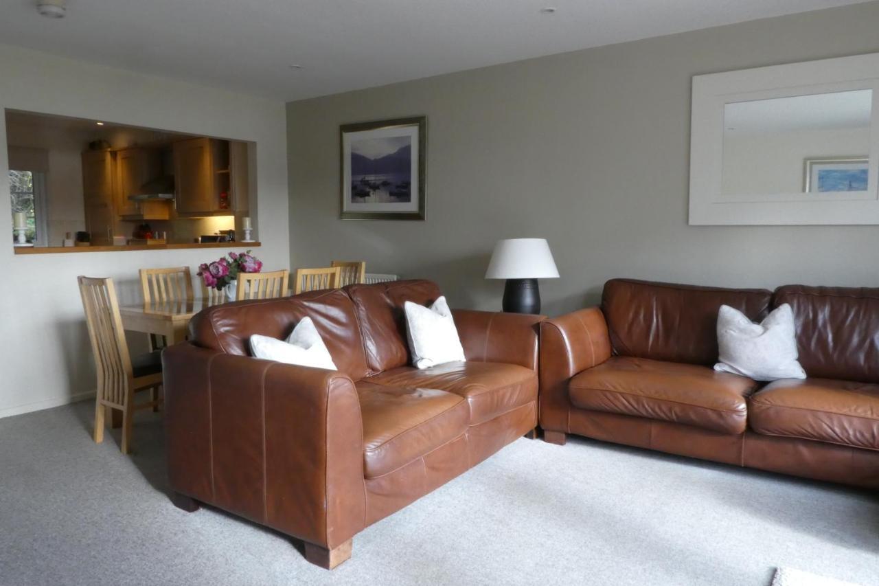 Liming Lodge - Lakeside Home In The Cotswolds South Cerney Buitenkant foto