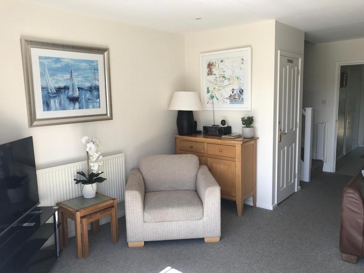 Liming Lodge - Lakeside Home In The Cotswolds South Cerney Buitenkant foto