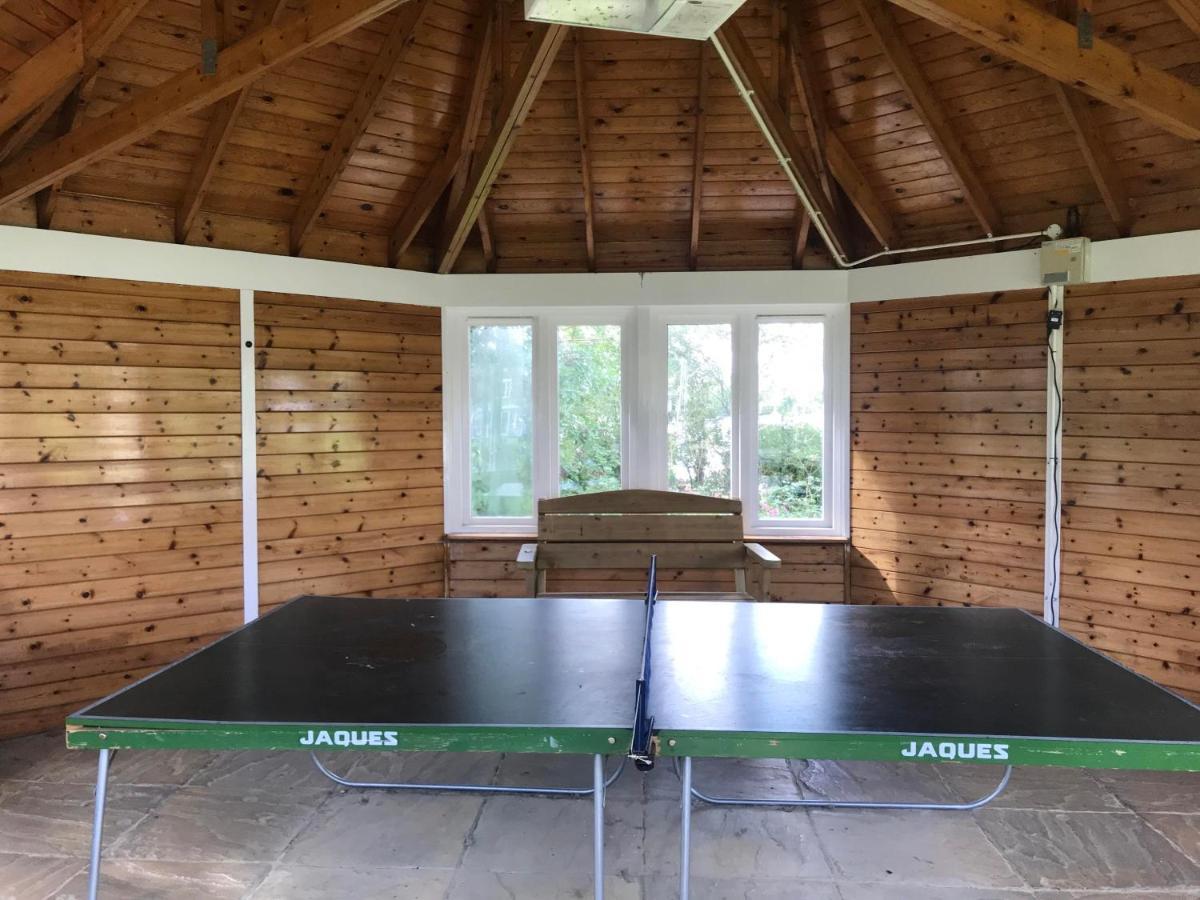 Liming Lodge - Lakeside Home In The Cotswolds South Cerney Buitenkant foto