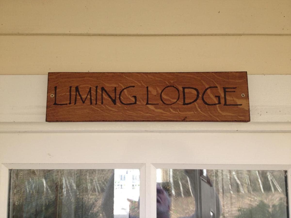 Liming Lodge - Lakeside Home In The Cotswolds South Cerney Buitenkant foto