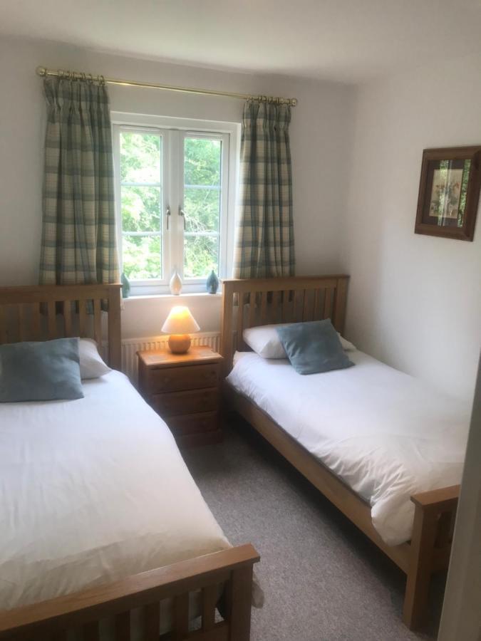 Liming Lodge - Lakeside Home In The Cotswolds South Cerney Buitenkant foto